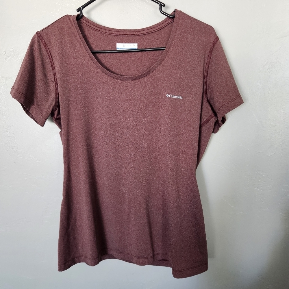 Columbia Women's Medium Maroon Burgundy Short Sleeve T-Shirt Athletic Outdoor